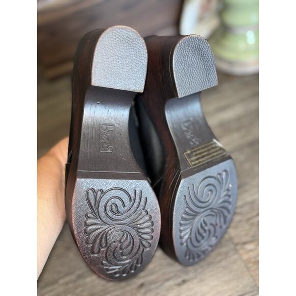 B.O.C. Size 10 Cecila Faux Leather Buckle Clogs like new - Picture 9 of 9